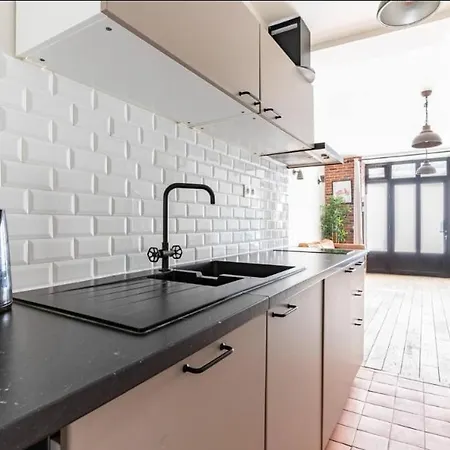 Apartmán Aqueduc Gare Du Nord Charming 4p 1br